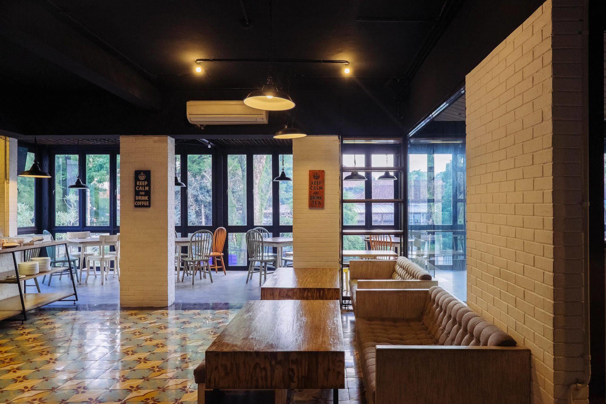 Namin Dago Hotel Bandung Exterior photo