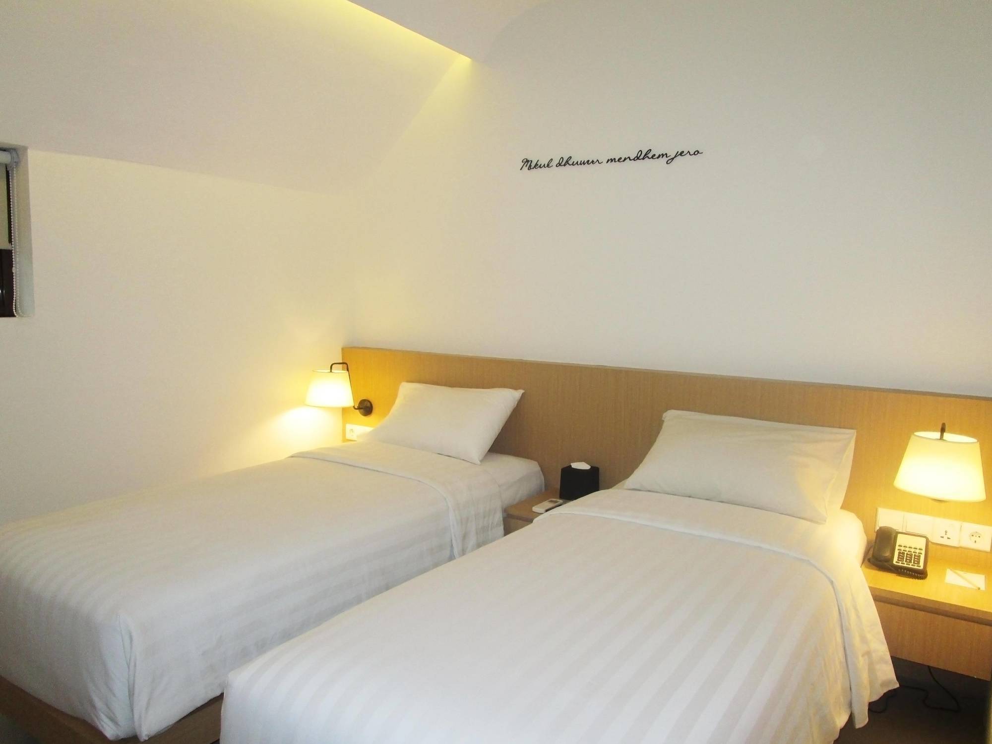 Namin Dago Hotel Bandung Exterior photo