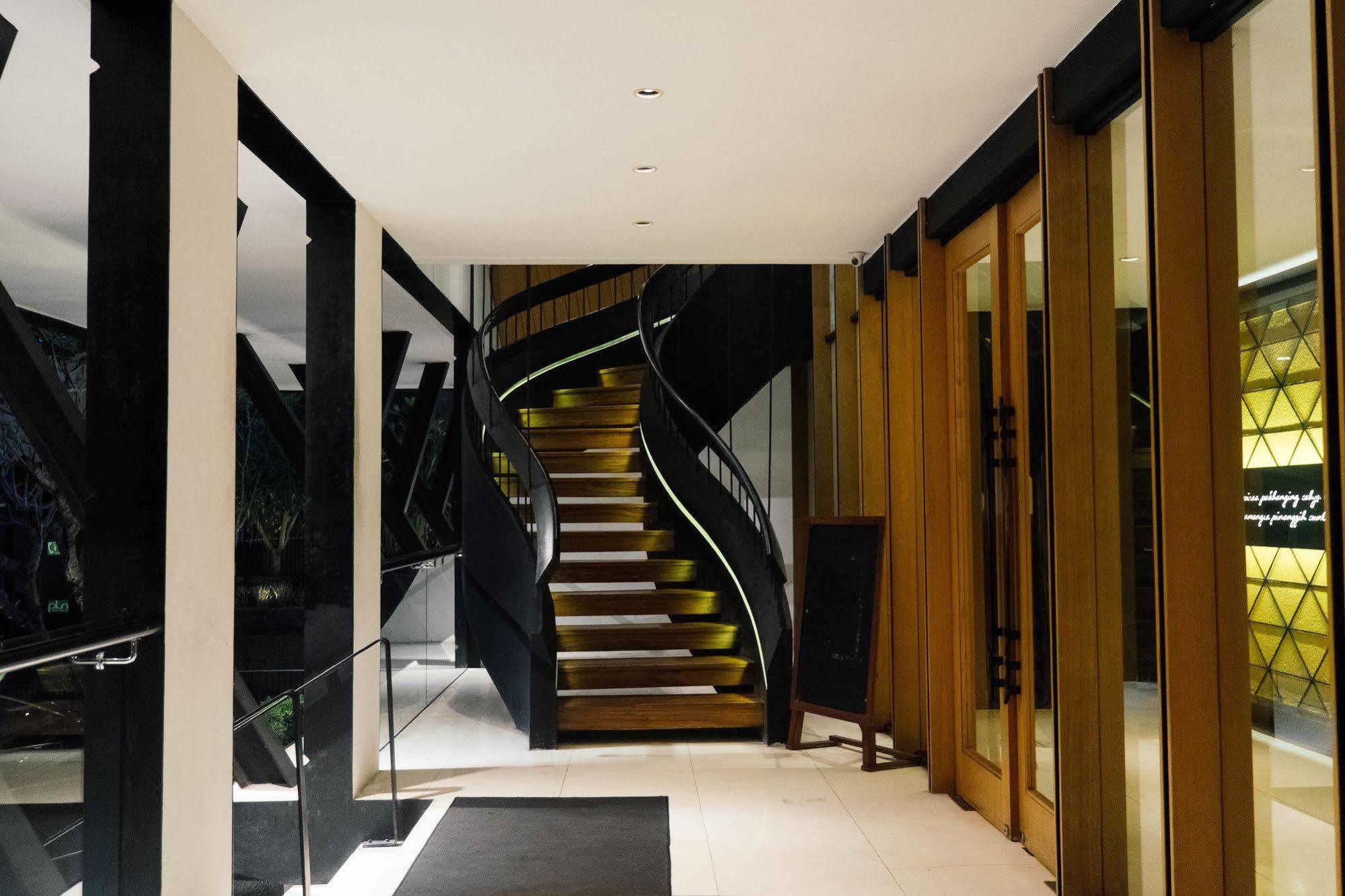 Namin Dago Hotel Bandung Exterior photo