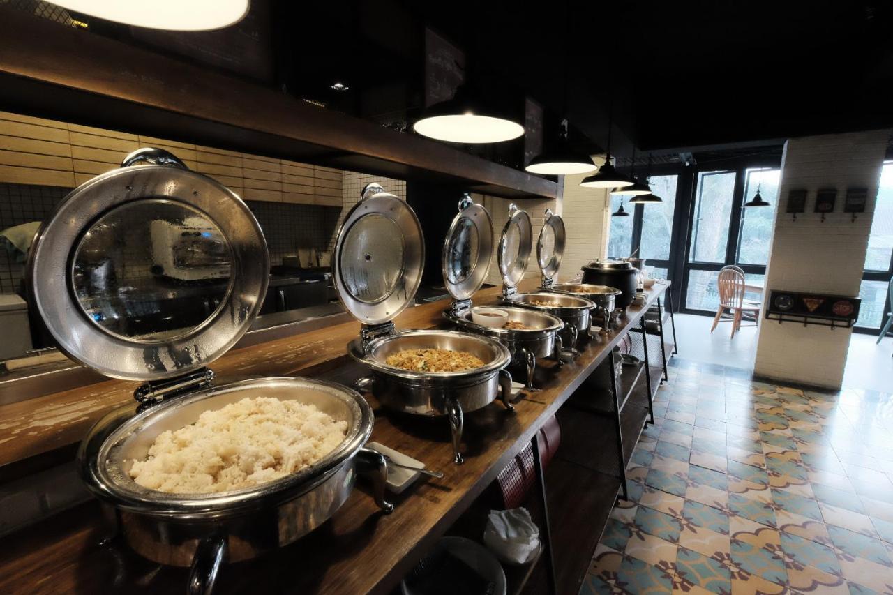 Namin Dago Hotel Bandung Exterior photo